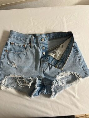 Levi 501 shorts 26